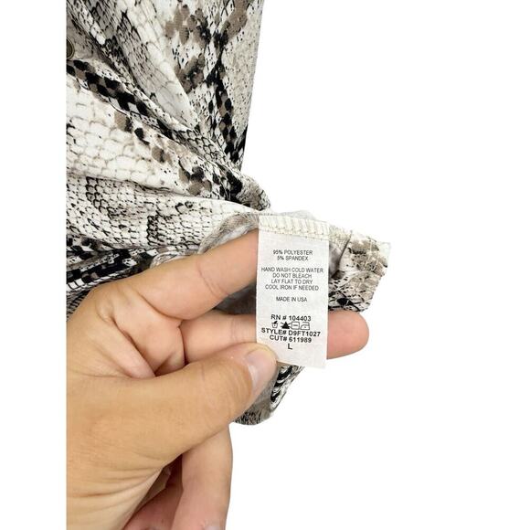 Blu Pepper Boutique Tie Front Lace Trim Tank Top Cami Snake Womens Large New - Picture 3 of 6